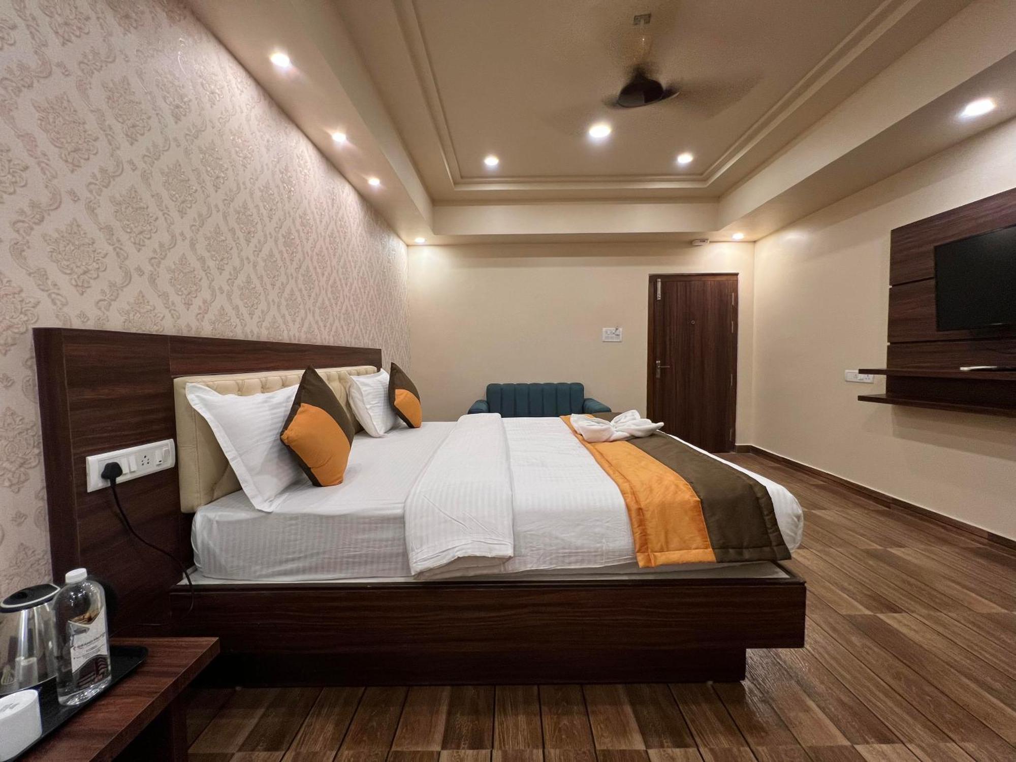 Grand Falcon Electronic City Kammasandra Ngoại thất bức ảnh